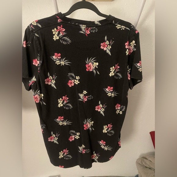 Hollister shirt - Picture 2 of 2